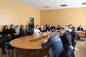 На факультете экономики и управления обсудили стратегии взаимодействия науки и бизнеса