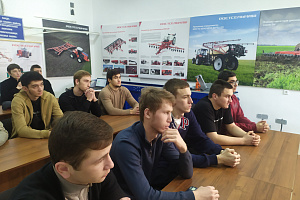 Будущим инженерам продемонстрировали процесс определения тягового сопротивления  плужного отвала