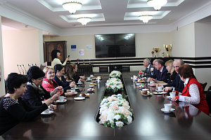 Аслан Апажев поздравил женщин Кабардино-Балкарского ГАУ от имени врио Главы КБР Казбека Кокова