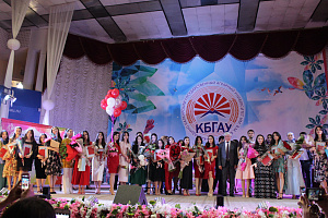 Врио Главы Кабардино-Балкарской Республики Казбек Коков поздравил краснодипломников аграрного университета