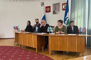 Делегация вуза посетила Штаб поддержки кандидата в Президенты РФ Владимира Путина