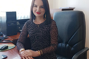 Коллектив факультета экономики и управления поздравляет с юбилеем доцента кафедры экономики Альбину Дышекову 