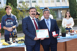 В Кабардино-Балкарском ГАУ прошла выставка «Золотая осень»