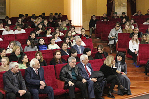 Преподавателей вуза поздравили с профессиональным праздником