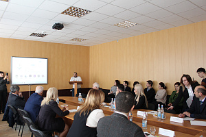На факультете экономики и управления обсудили стратегии взаимодействия науки и бизнеса