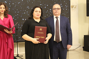 Сотрудники, награжденные званиями и грамотами за многолетний добросовестный труд и по случаю 40-летия вуза