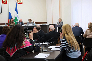 Залина Иванова награждена Почётной грамотой Вольного экономического общества России