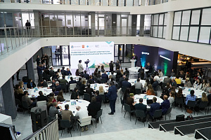 Эльдар Шонтуков выступил модератором секции «Культура» на стратсессии